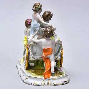 Коллекционная Фарфоровая статуэтка «ПУТТИ - Триумфаторы», Scheibe-Alsbach Германия.