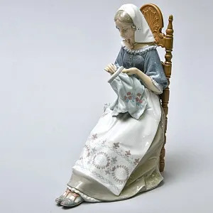 Редкость!!! Коллекционная Фарфоровая Статуэтка «ВЫШИВАЛЬЩИЦА», Lladro Испания -1974 год.