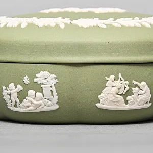 Шкатулка - Бонбоньерка «Античная Греция», фарфор ВЕДЖВУД / WEDGWOOD, Англия, вторая половина ХХ века.