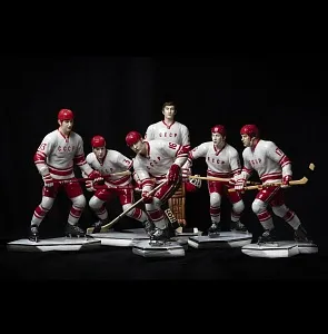 Большая Коллекционная Авторская Статуэтка «Хоккеист СССР – Владислав Третьяк №20», фарфор, Россия. 