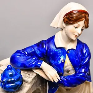 Коллекционная Фарфоровая статуэтка «Семья у домашнего очага», Ackermann & Fritze Германия.