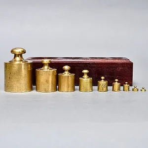 Набор Гирь для Аптекарских или Кухонных Весов от 1 гр. до 500 гр. Англия начало ХХ века.