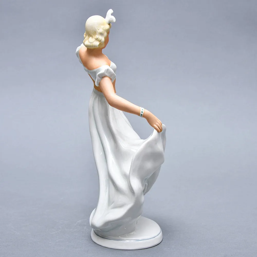 Фарфоровая статуэтка «ТАНЦОВЩИЦА» Н-24 см. Schau Bach Kunst  Германия - 1953 год.
