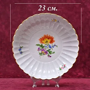 Сервировочная Тарелка - Блюдо - Сухарница  из коллекции BLUMEN, Фарфор MEISSEN Германия, 1974 год.