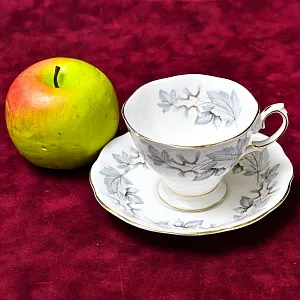 Коллекционная Фарфоровая Чайная пара «Cеребристый Клен», ROYAL ALBERT Англия, вторая половина ХХ века.