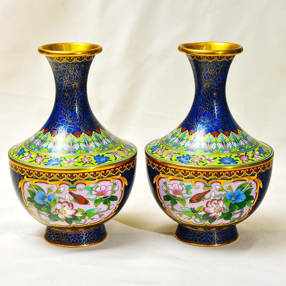 Редкость! Парные Вазы «Птицы в цветущем саду» в технике «Клуазоне» Китай начало ХХ века.