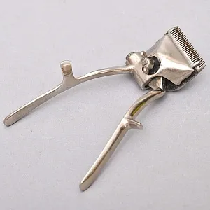 Старинная ручная механическая машинка для стрижки волос, СССР 50 -е годы ХХ века.