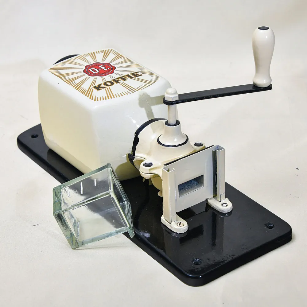 Винтажная Настенная Ручная Кофемолка «Чёрный Кофе», Голландия PeDe, середина ХХ века.