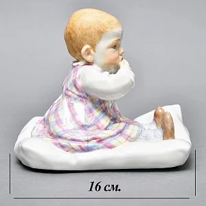 Коллекционная Фарфоровая статуэтка «Дети Хеншеля. Ребёнок, сидящий на подушке», Meissen Германия. 