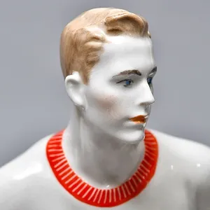 Большая Коллекционная Авторская Статуэтка «Футболист СПАРТАК», фарфор, ЛФЗ СССР -1989 год.