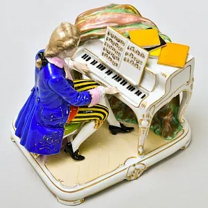 Старинная Фарфоровая Статуэтка «Пианист - Моцарт», Scheibe - Alsbach Германия.