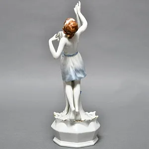 Антикварная Фарфоровая статуэтка Арт Деко «Танцующие девушки», VOLKSTEDT Германия, 30- гг.