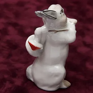 Коллекционная Фарфоровая статуэтка «Заяц с мухоморами», СССР Полонне ЗХК, 50-е гг. 