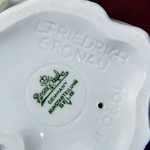 Авторская Фарфоровая статуэтка «Девушка с зеркалом», ROSENTHAL Германия -40е годы ХХ века.