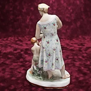 Авторская Фарфоровая Статуэтка «В жаркий полдень», ДФЗ - Дулево, СССР -1962 год. 