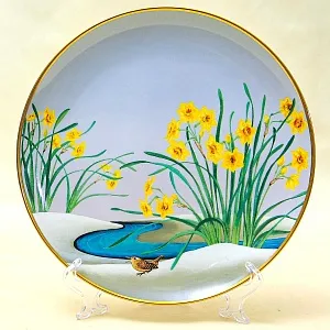 Коллекционная Тарелка - Блюдо «Май» - «Воробей и Нарциссы» Фарфор, Franklin Mint Япония, 1979 год.