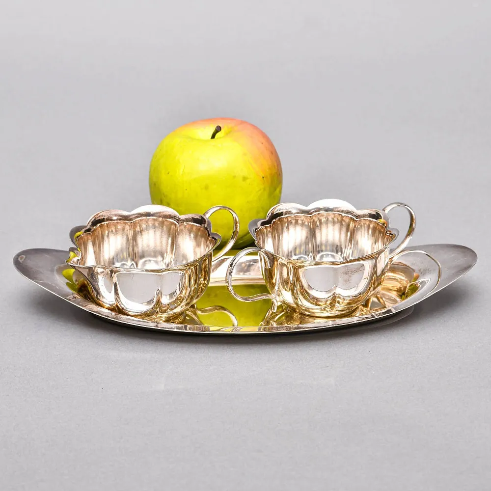 Винтажный Набор из 3х предметов - Сахарница и молочник на подносе, Англия - середина ХХ века.