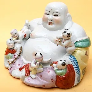 «Хотэй с детьми» Коллекционная Фарфоровая Статуэтка Китай 50 -е годы ХХ века.