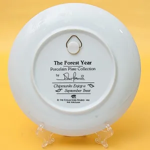  Коллекционная Тарелка «Лесной Год, СЕНТЯБРЬ. Бурундуки» Фарфор, Англия -1982 год.