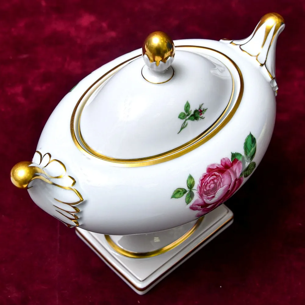 Коллекционная Фарфоровая Вазон - Ваза с крышкой «Мускусная Роза», KAISER, Германия - 1979 год.