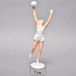Коллекционная Фарфоровая статуэтка «Девушка Волейболистка», Schau Bach Kunst Германия, 1953 - 1958 годы. 