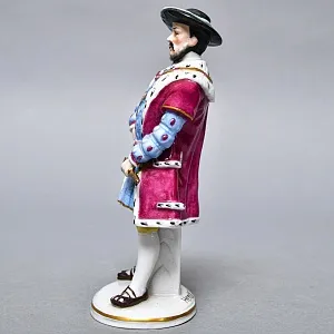 Полная Коллекционная серия Фарфоровых статуэток «Генрих VIII и его шесть жен», Sitzendorf Германия.