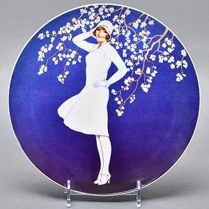 Коллекционная Фарфоровая тарелка серия Persil «Леди в белом платье», Hutschenreuther Германия. 