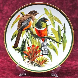 Коллекционная Тарелка - Блюдо «Ошейниковый Трогонт» Фарфор, Franklin Porcelain США -1980 год.