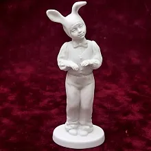 Коллекционная Авторская Статуэтка «Мой Зайчик» из серии «Детский Утренник», фарфор ИФЗ, Россия.