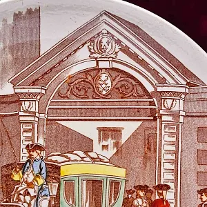 Антикварная Тарелка «Почтовый экипаж», Фаянс Sarreguemines, Франция конец XIX века.