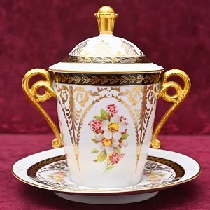 Фарфоровая Бисквитница с блюдцем  - Баночка с крышкой, Kaiser Германия,  1956-1960 годы.