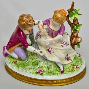 Коллекционная Фарфоровая статуэтка «Дети, Первое свидание», Unterweissbach Германия, 1958 - 1976 годы.
