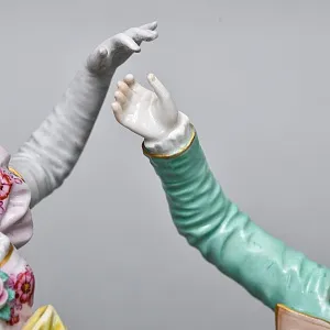 Антикварная статуэтка «Дама с кавалером. Приглашение на танец», Фарфор Muller & Co, Германия, 1907 - 1949 гг. 