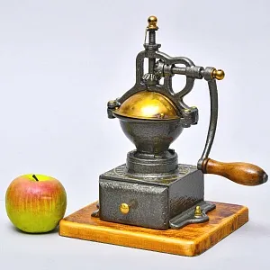 Антикварная Ручная Механическая Кофемолка - Мельница PEUGEOT, Франция начало ХХ века.