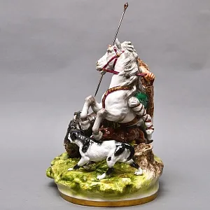 Антикварная Фарфоровая статуэтка «ОХОТА НА БЫКА», Scheibe-Alsbach Германия, первая половина ХХ века. 