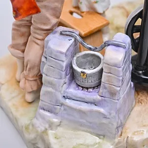 Коллекционная Фарфоровая статуэтка «Папа пришел с работы», VOLKSTEDT Германия, середина ХХ века.