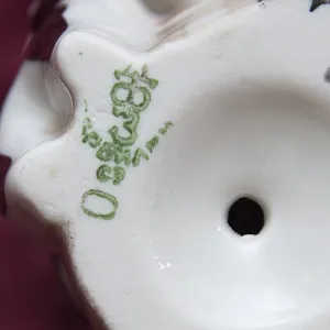 Фарфоровая статуэтка «Бабушка с котом и крынкой молока», ДФЗ Вербилки, СССР -1954–1965 годы.