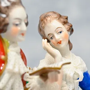Редкость! Статуэтка «ЛЮБОВНЫЙ РОМАН», Кружевной Фарфор VOLKSTEDT, Германия - середина ХХ века.