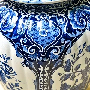 Фарфоровый Вазон - Ваза с крышкой «Цветочная симфония» DELFTs, Голландия середина ХХ века.