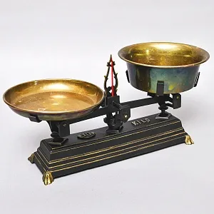 Старинные Кухонные весы на 10 кг. с двумя латунными чашами. Франция начало ХХ века!