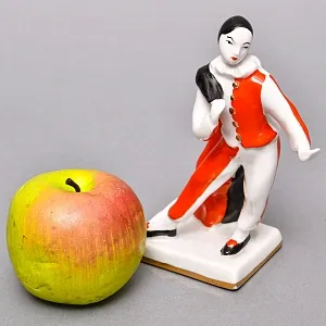 Коллекционная Фарфоровая статуэтка «Арлекин», СССР ДФЗ Вербилки, 1961 год.