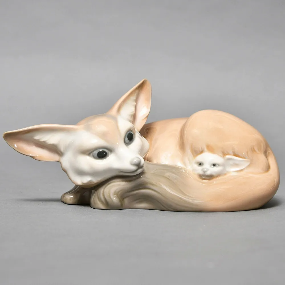 Коллекционная Фарфоровая статуэтка "Лиса - Фенек с лисенком", Lladro Испания, вторая половина ХХ века.