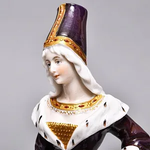 Антикварная статуэтка «Средневековая дама с книгой», Фарфор Dressel & Kister Passau Германия, 1907 - 1922 гг.