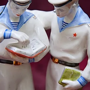 Знаковая Советская Фарфоровая Статуэтка «Нахимовцы» ЛФЗ СССР -1950-60 годы.