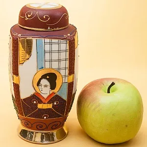 Фарфоровая Чайница - Вазочка - Баночка с крышкой Япония, 50 -е годы  ХХ века.