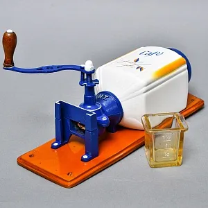 Редкая! Фарфоровая Настенная Ручная Механическая Кофемолка Hard Trep, Голландия.