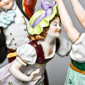 Большая Антикварная Статуэтка «Детские забавы - Ручеек», фарфор Scheibe - Alsbach, Германия.