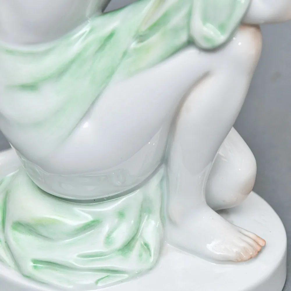 Коллекционная Фарфоровая статуэтка «Обнаженная девушка с зеркалом», HEREND Венгрия.