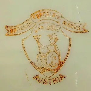 Редкость! Антикварная Фарфоровая Тарелка - Блюдо «Девушка с веретеном», Works Karlsbad, Австрия конец XIX - начало ХХ века.