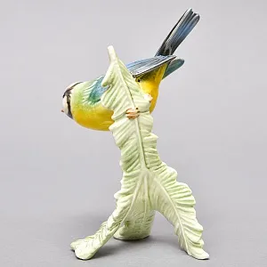 Коллекционная Фарфоровая статуэтка «Птица - Синица на еловой ветке», Goebel Германия -1979 год. 